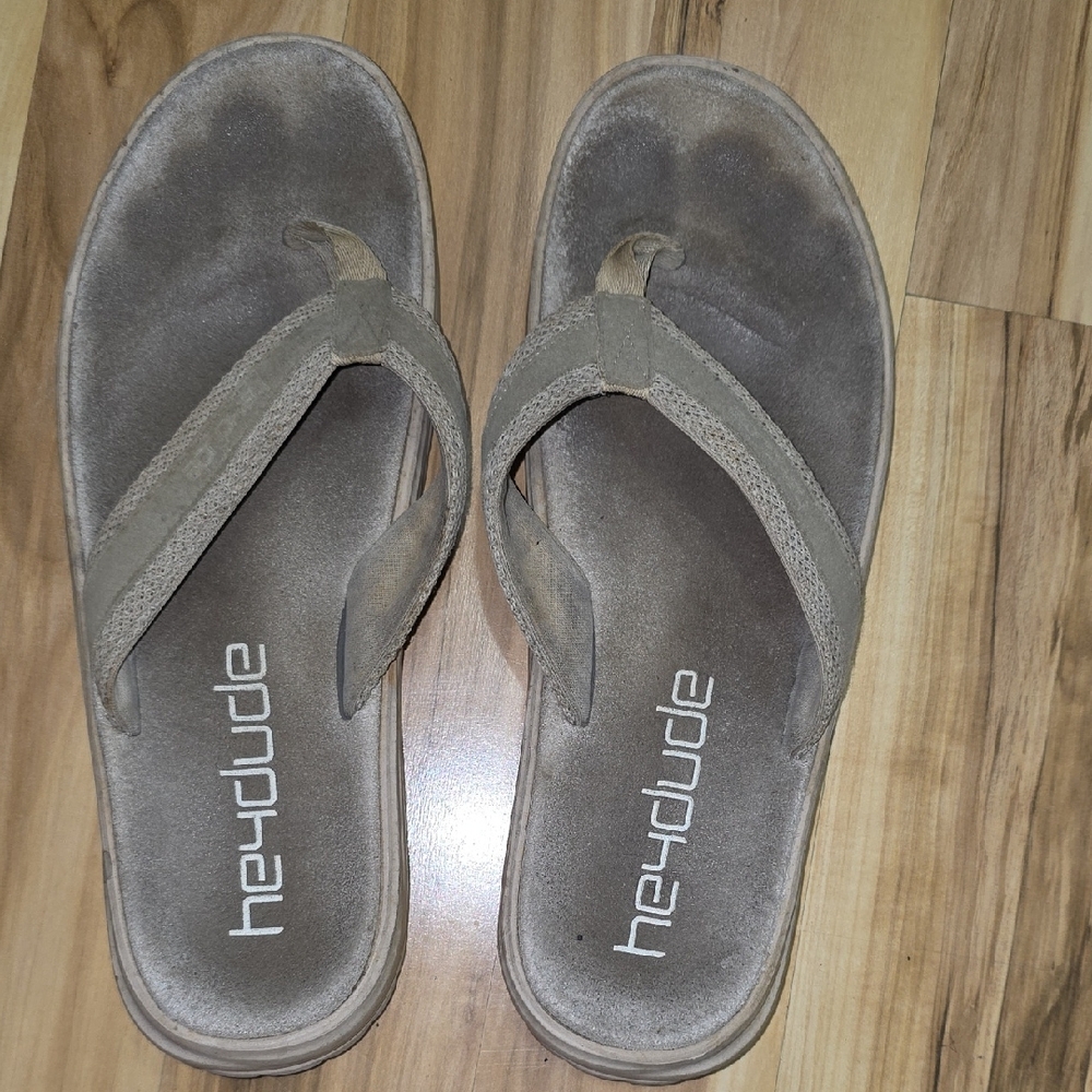 Hey Dude Beige Flip Flops